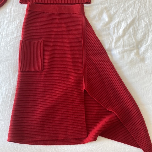 RARE- TIBI red sweater set - Picture 3 of 6